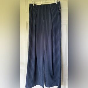 🎯50% OFF! a new day navy pinstriped trousers
